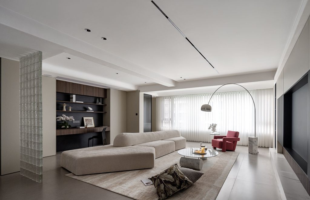A restrained home Featured Image